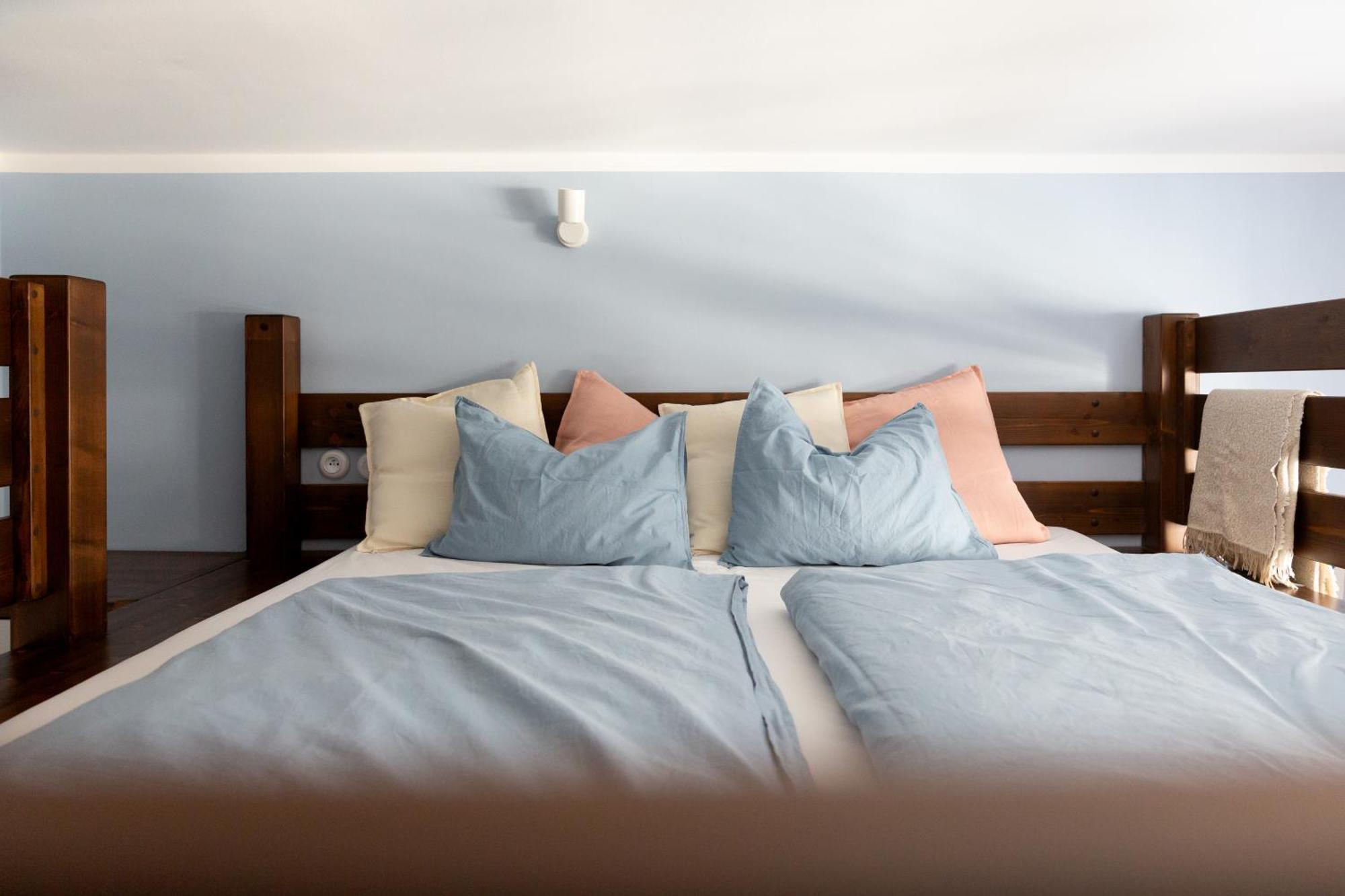 Evergreen - Old Town Spacious Stylish Apartment With Ac And One And A Half Bath, Baby & Kid- Friendly Братислава Экстерьер фото